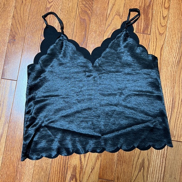 Scalloped BP tank - Picture 5 of 5